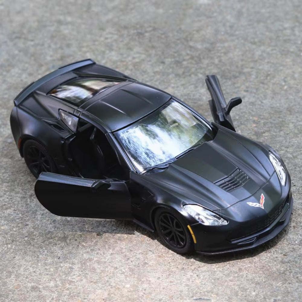 1/36 Chevrolet Corvette C7 Alloy Diecast Super Sport Car Model Toys Simulation Metal Vehicle Body with Pull Back Children'S Toys